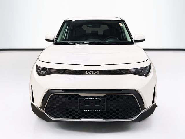Used 2023 Kia Soul LX w/ LX Technology Package image 2