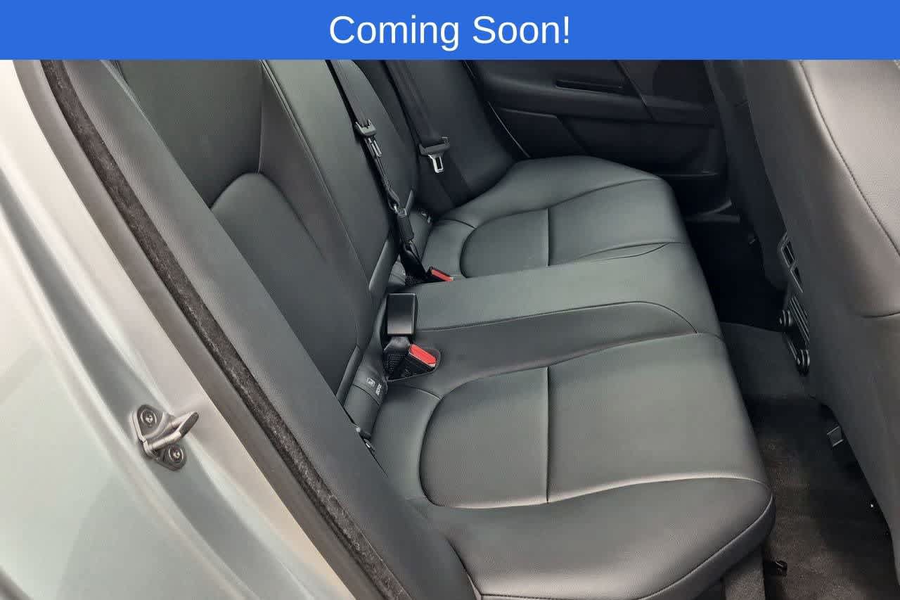 Used 2017 Jaguar XE Premium RWD image 21