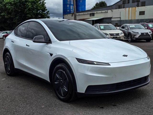 Used 2026 Tesla Model Y AWD image 1