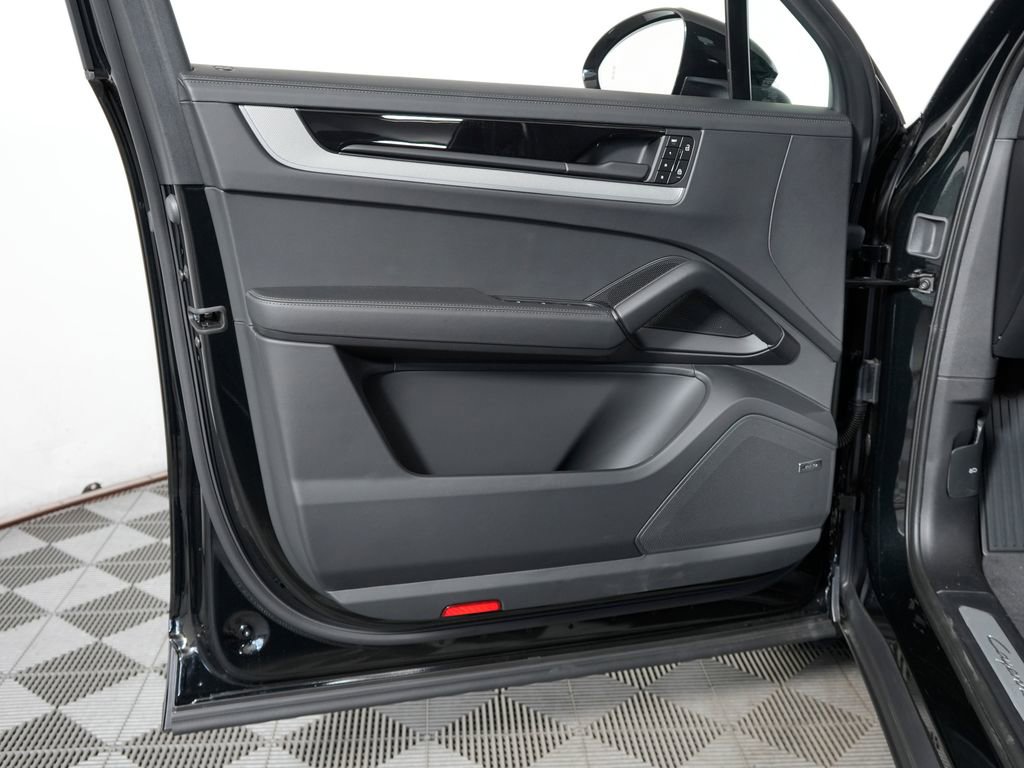 New 2026 Porsche Cayenne S AWD/4WD image 14