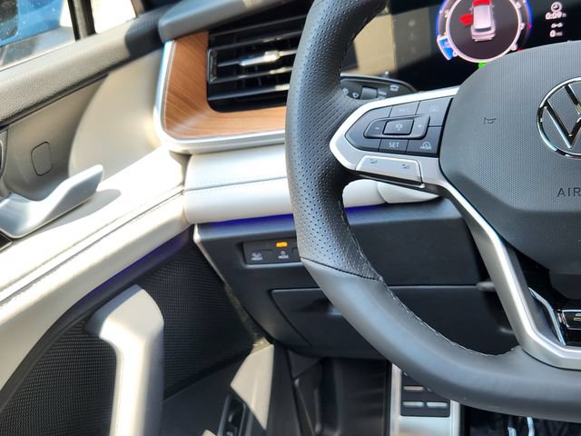 New 2026 Volkswagen Tiguan SEL R-Line AWD/4WD image 26