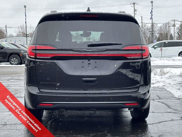New 2026 Chrysler Pacifica Select image 40