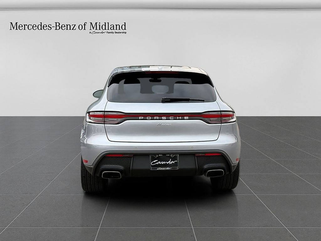 Used 2025 Porsche Macan AWD/4WD image 6