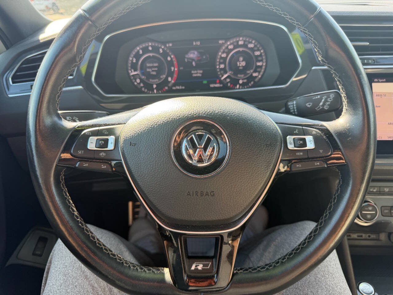 Used 2019 Volkswagen Tiguan SEL Premium R-Line AWD/4WD image 17