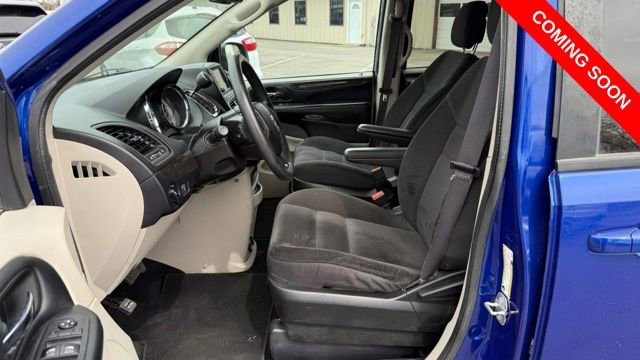 Used 2018 Dodge Grand Caravan SE w/ UConnect Hands-Free Group image 14