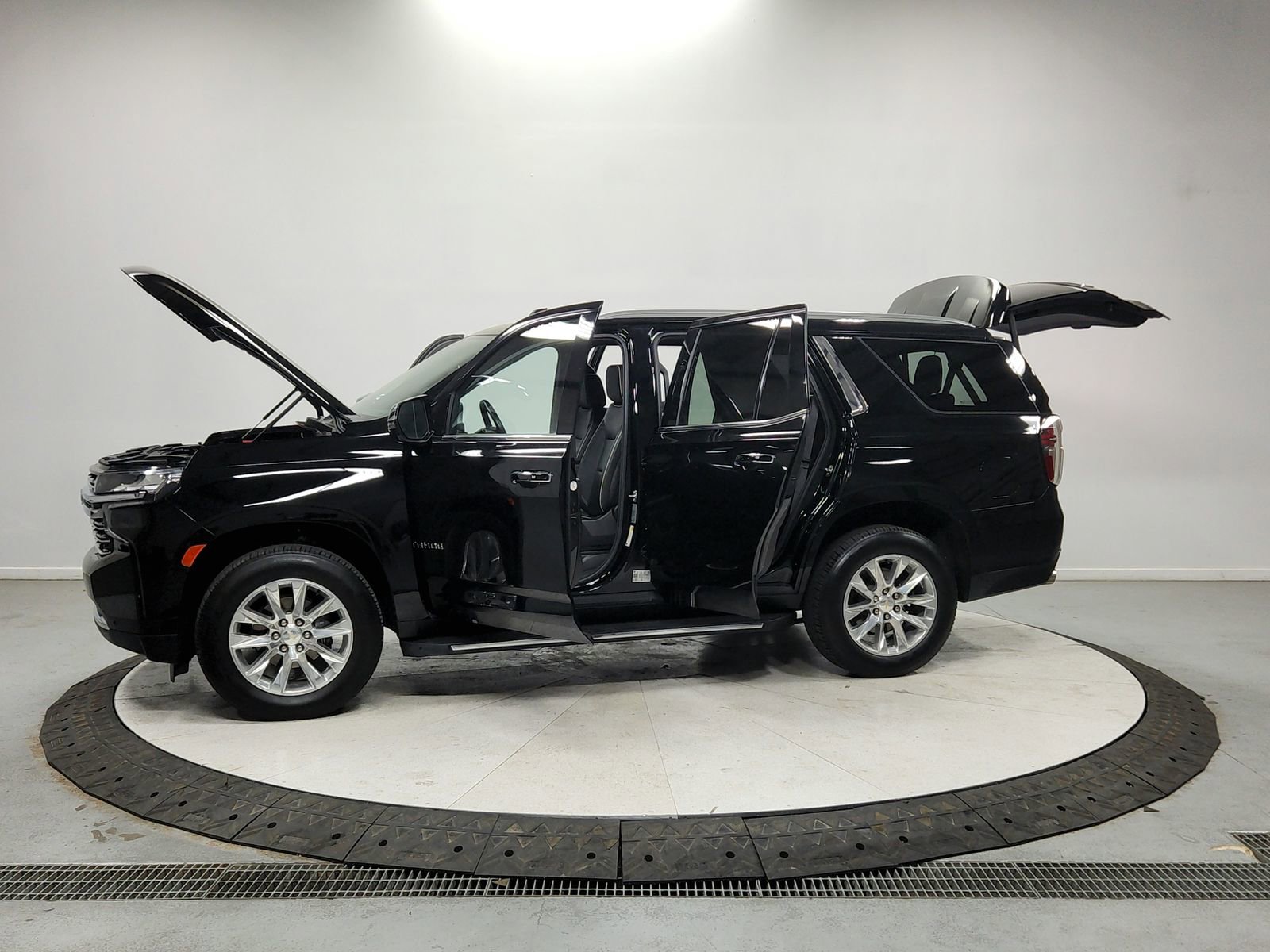 Used 2024 Chevrolet Tahoe Premier image 12