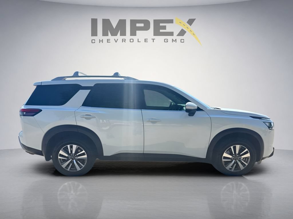 Used 2023 Nissan Pathfinder SL AWD/4WD image 7