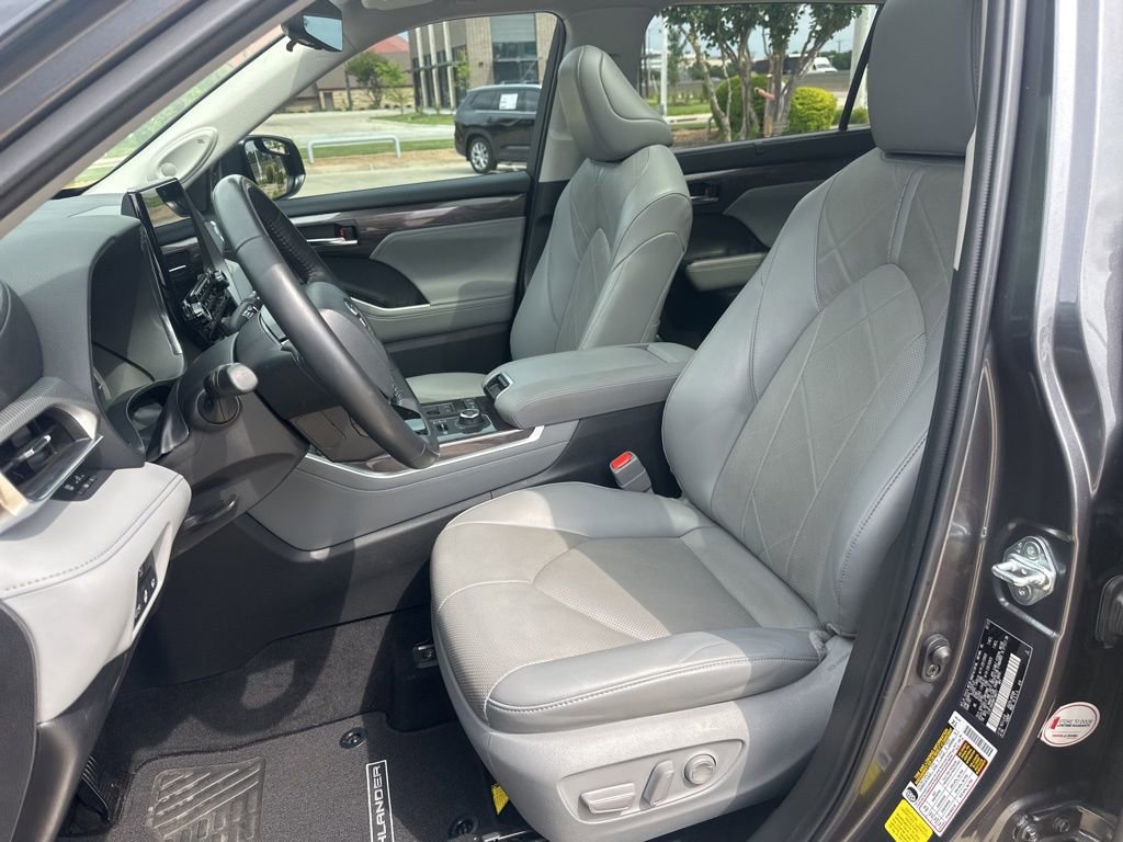 Used 2022 Toyota Highlander Platinum image 5