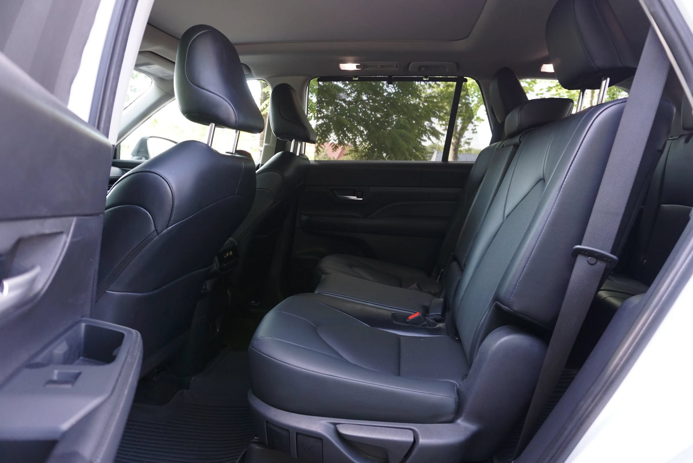 Used 2024 Toyota Grand Highlander AWD image 29