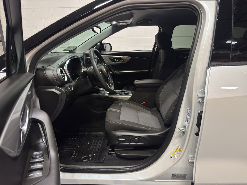 Used 2025 Chevrolet Blazer LT w/ Redline Edition image 14