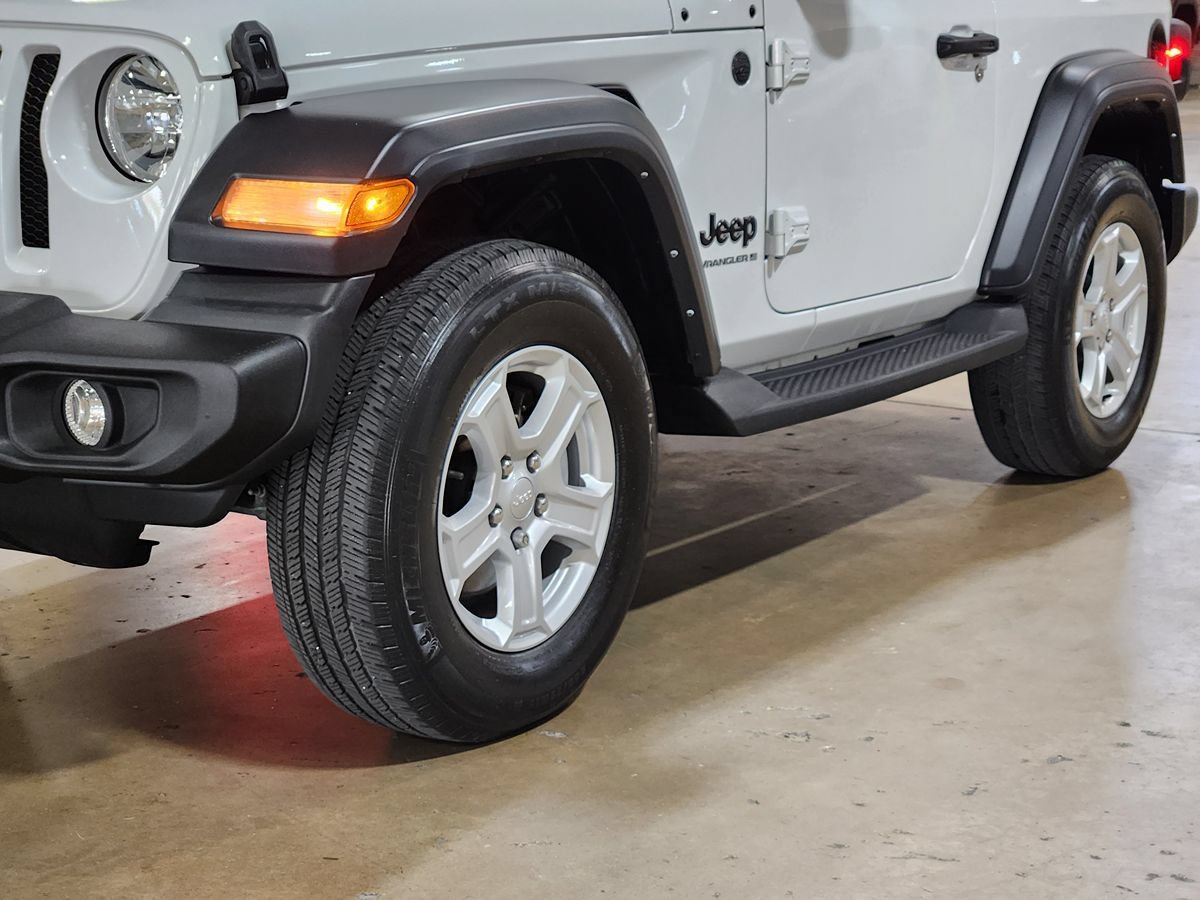 Used 2023 Jeep Wrangler Sport AWD/4WD image 17