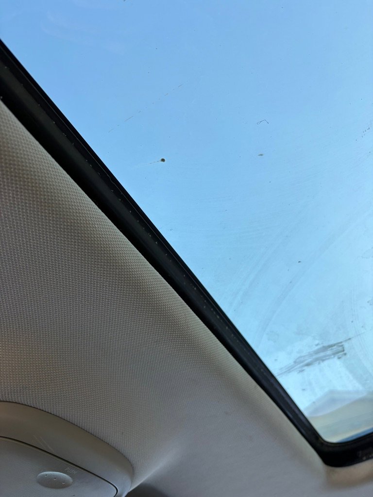 Used 2004 Kia Sorento EX image 16