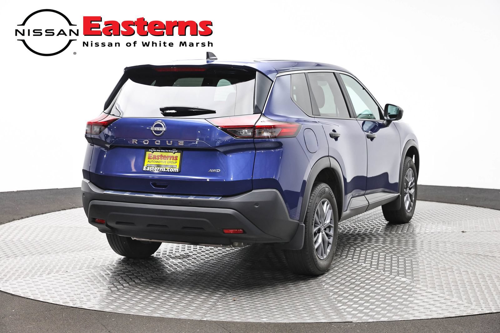 Used 2023 Nissan Rogue S AWD/4WD image 5