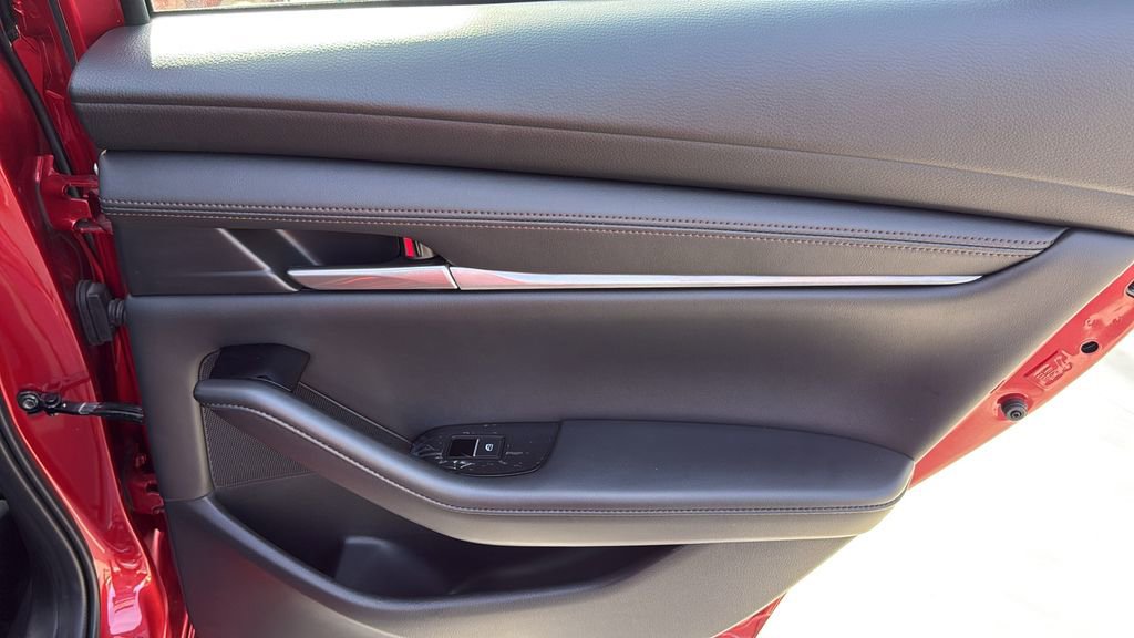 Used 2025 MAZDA MAZDA3 s image 29