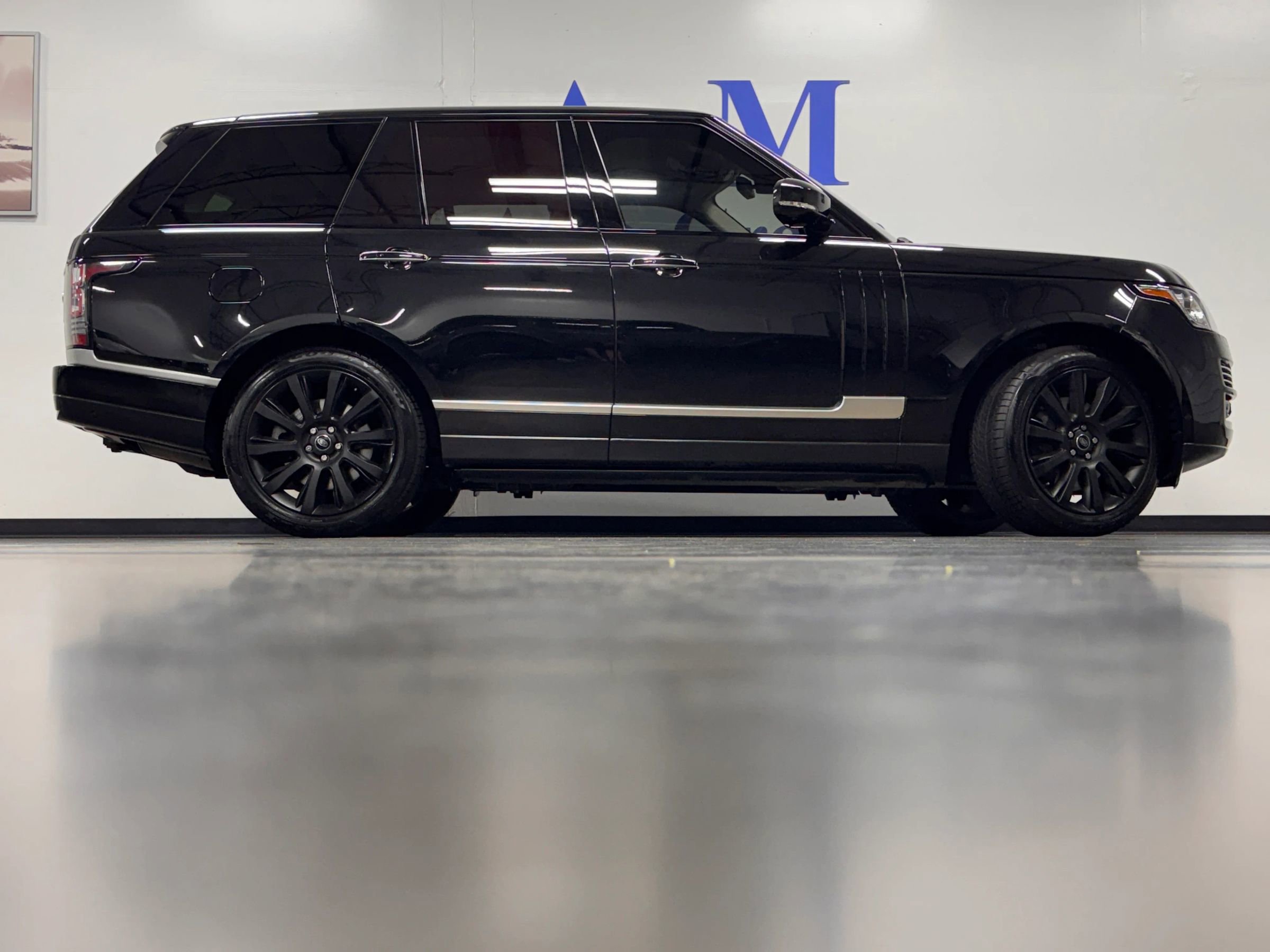 Used 2015 Land Rover Range Rover Autobiography image 3