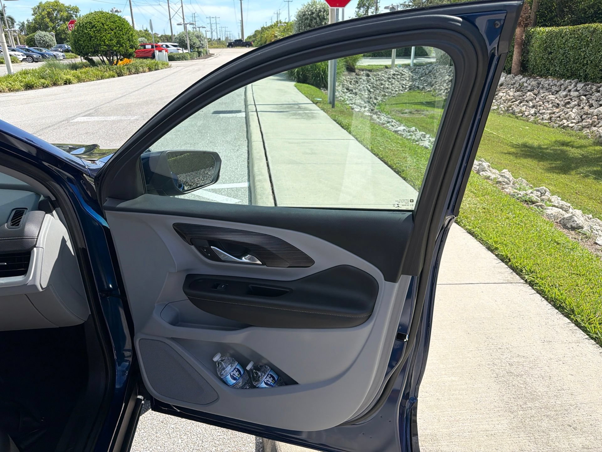 Used 2022 GMC Terrain SLT w/ Tech Package FWD image 19