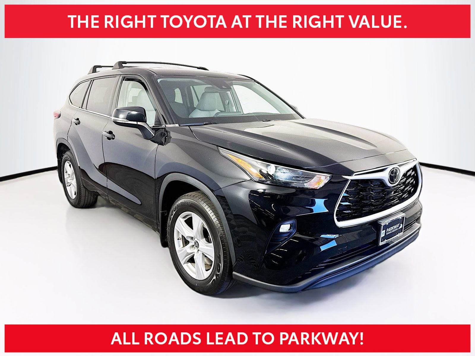 Used 2022 Toyota Highlander LE AWD/4WD image 1