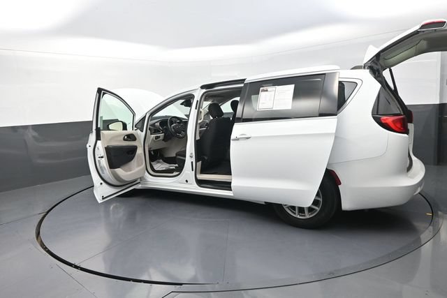 Used 2023 Chrysler Voyager LX FWD image 32