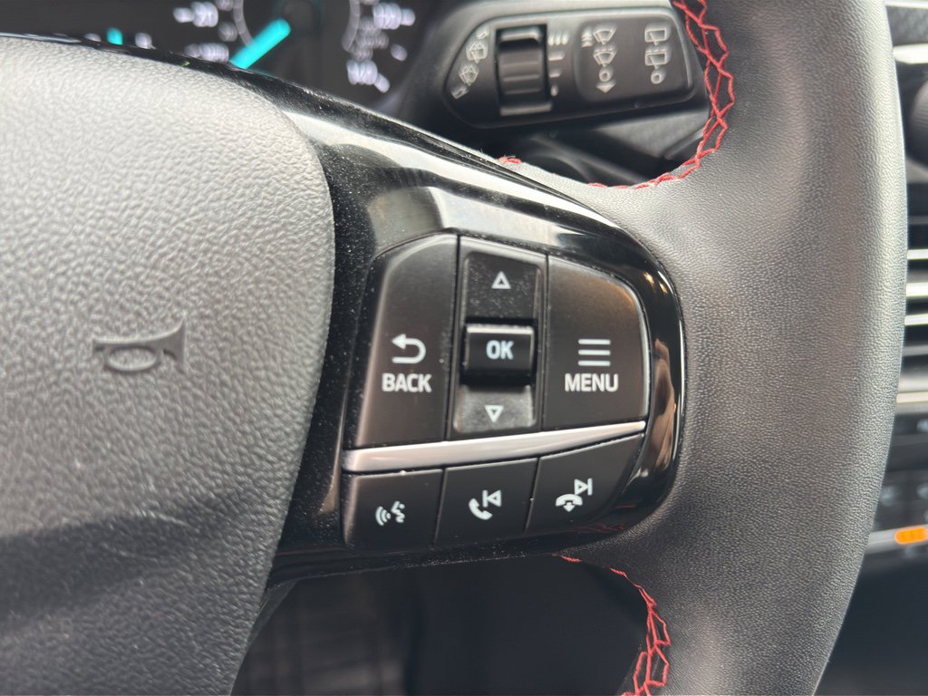 Used 2022 Ford Escape SEL w/ SEL Stealth AWD Package image 18