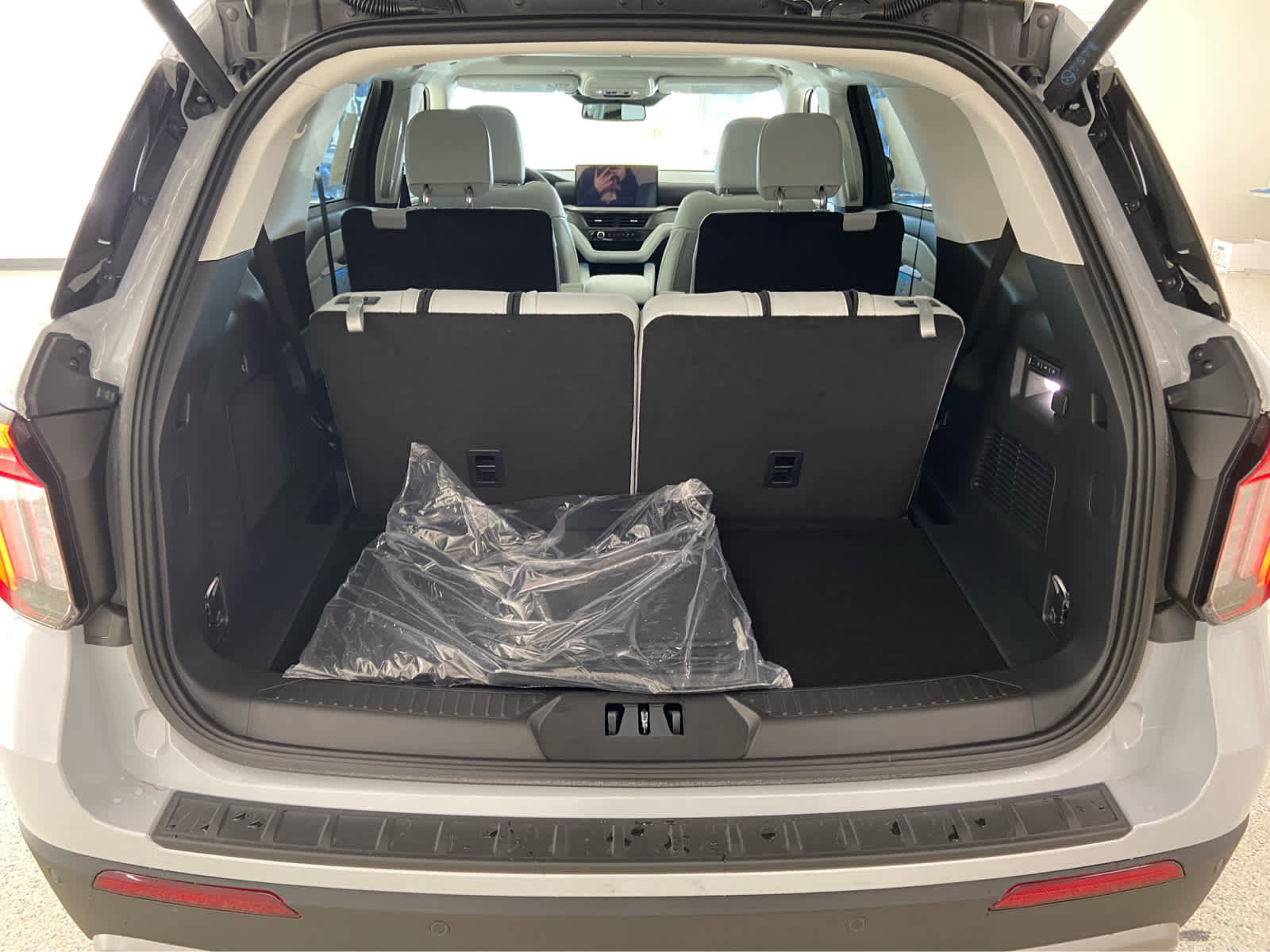 New 2026 Ford Explorer Platinum w/ LUX Leather Package image 6