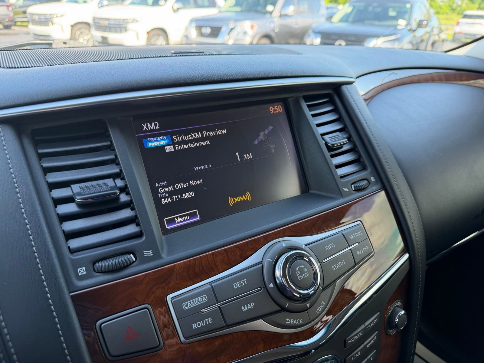 Used 2017 INFINITI QX80 4WD w/ Deluxe Technology Package image 21