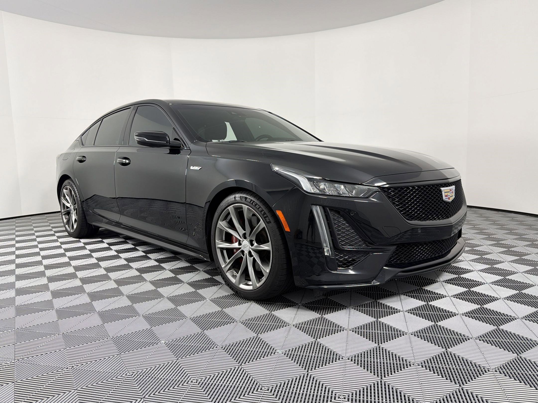 Used 2023 Cadillac CT5 V w/ Premium Package RWD image 12