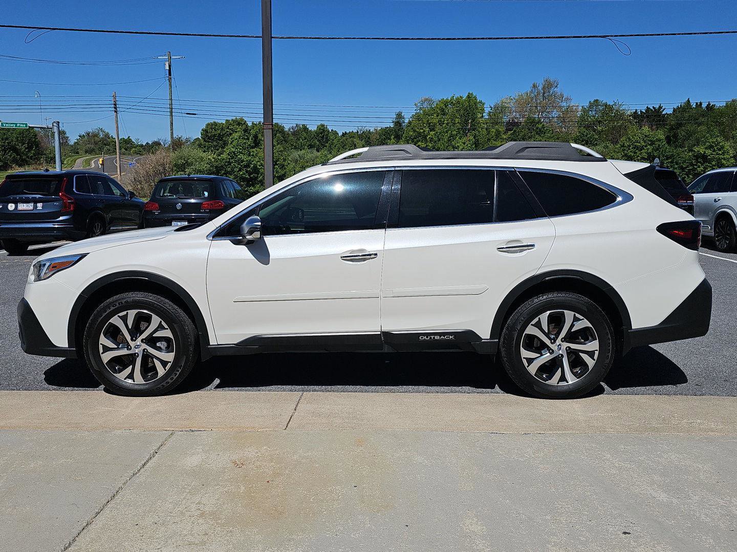 Used 2020 Subaru Outback Touring w/ Popular Package #2 AWD/4WD image 3