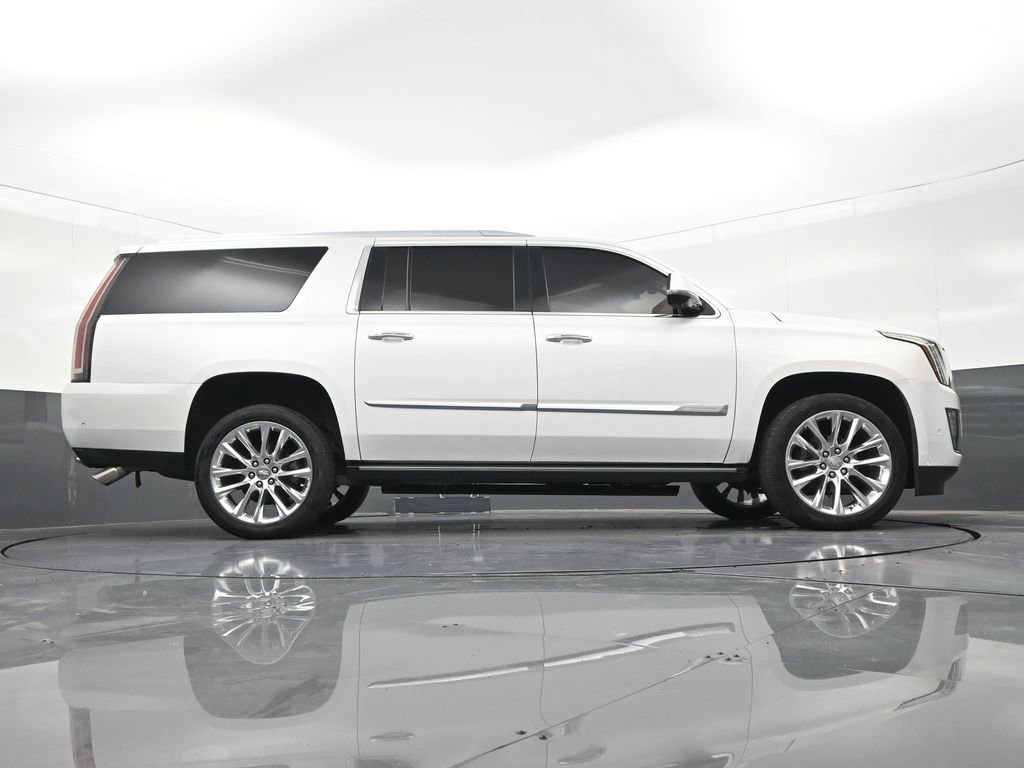 Used 2019 Cadillac Escalade ESV Premium Luxury RWD image 32