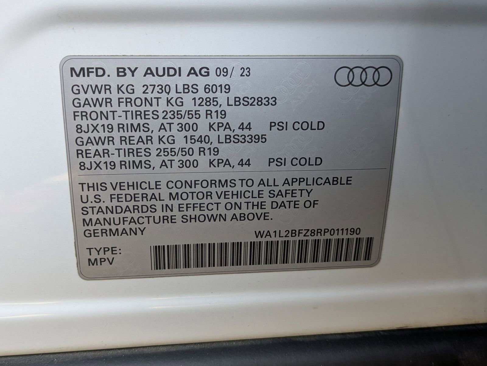 Used 2024 Audi Q4 e-tron Premium Plus image 17
