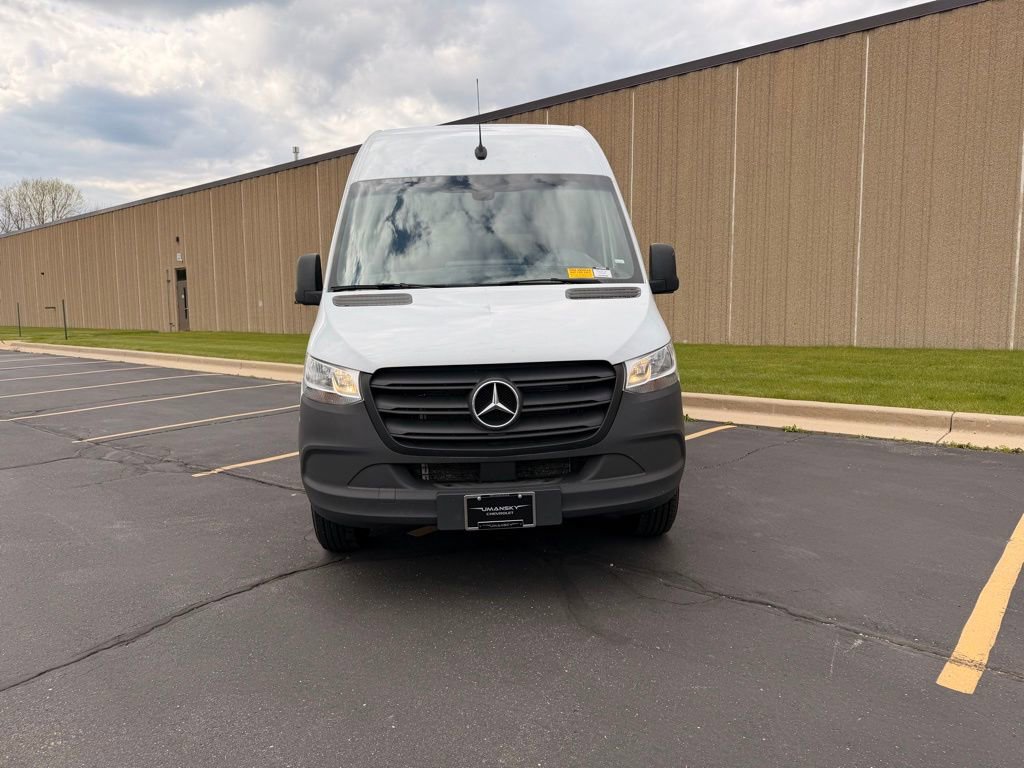 Used 2024 Mercedes-Benz Sprinter 2500 image 5