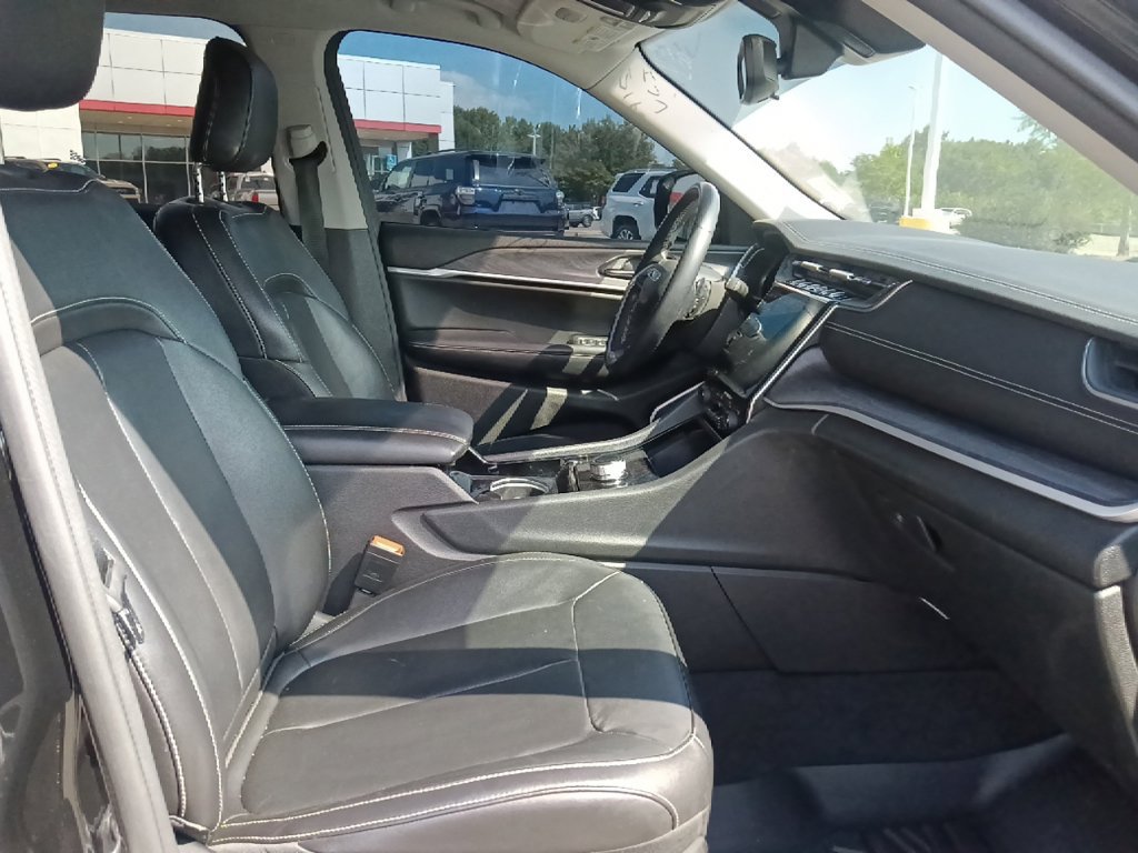 Used 2022 Jeep Grand Cherokee L Limited RWD image 34