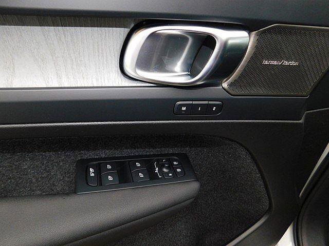 New 2026 Volvo XC40 B5 Ultra w/ Climate Package AWD/4WD image 15