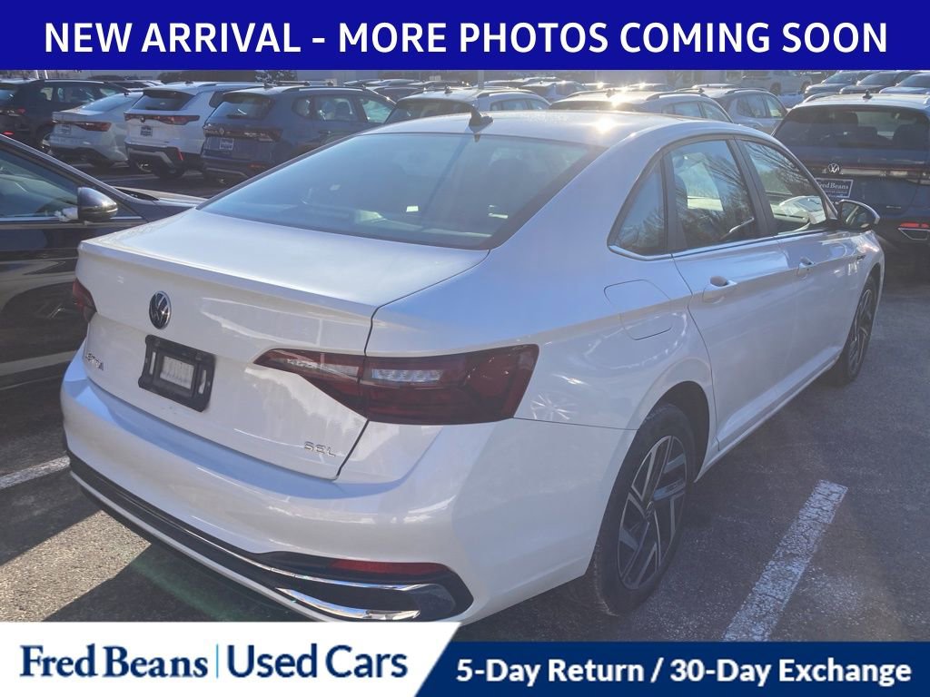 Used 2024 Volkswagen Jetta SEL image 6