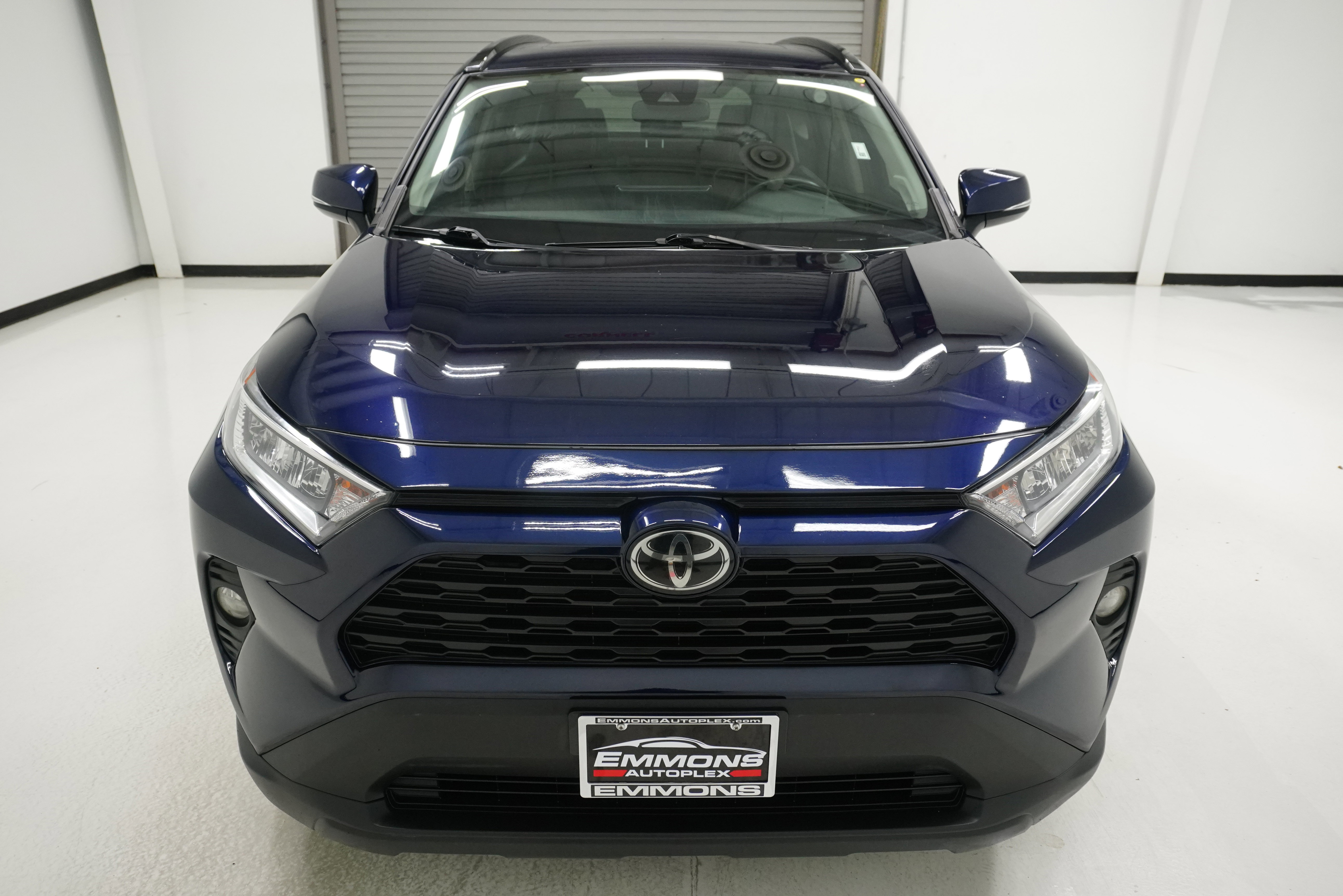 Used 2020 Toyota RAV4 XLE Premium image 2