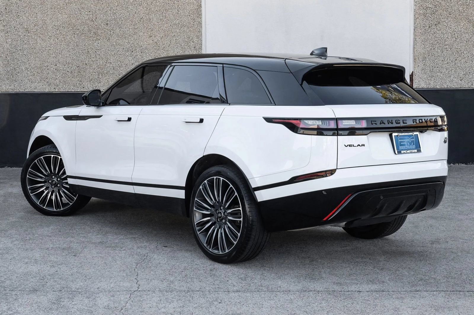 Used 2022 Land Rover Range Rover Velar R-Dynamic S AWD/4WD image 13