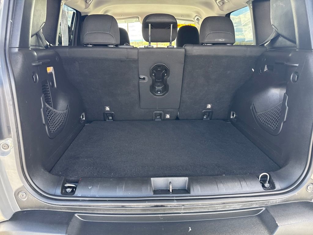 Used 2020 Jeep Renegade Latitude w/ Cold Weather Group image 23