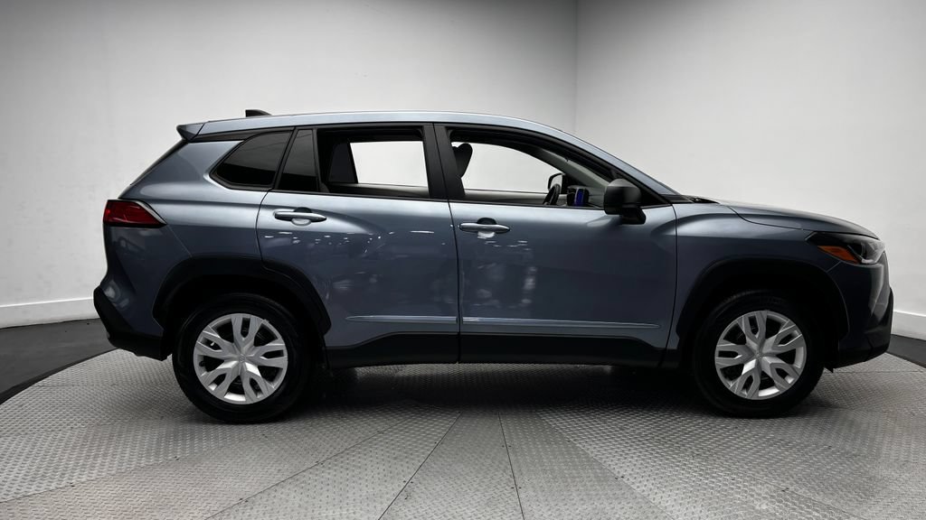 Used 2023 Toyota Corolla Cross L AWD/4WD image 39