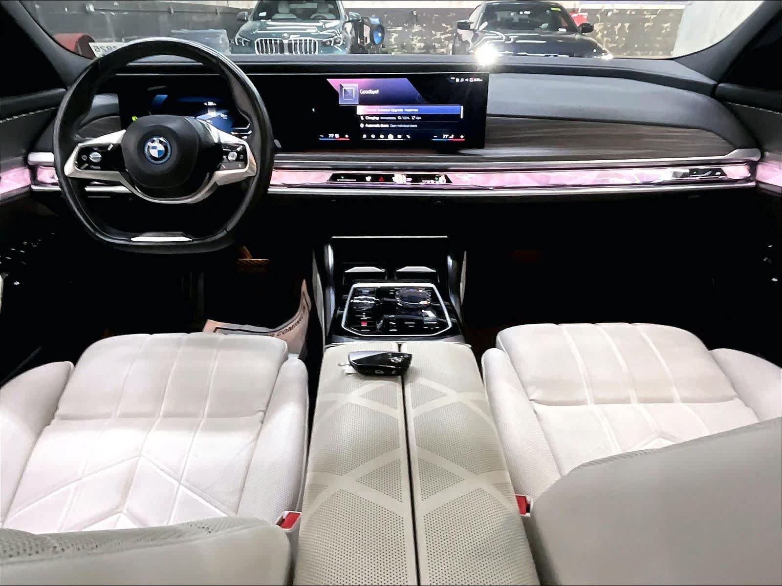 Used 2024 BMW i7 xDrive60 w/ Executive Package AWD/4WD image 18