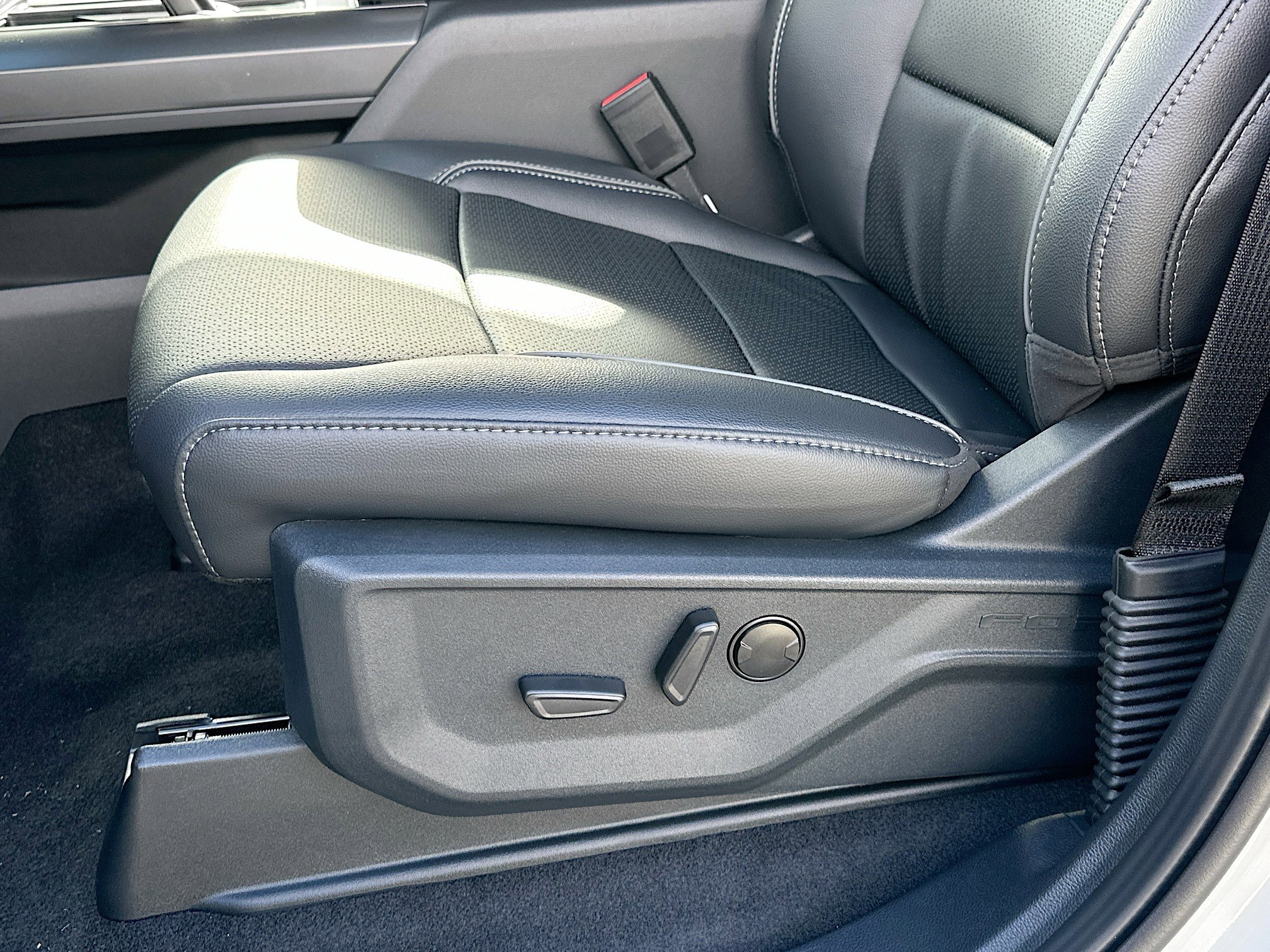 New 2026 Ford F150 Lariat image 14