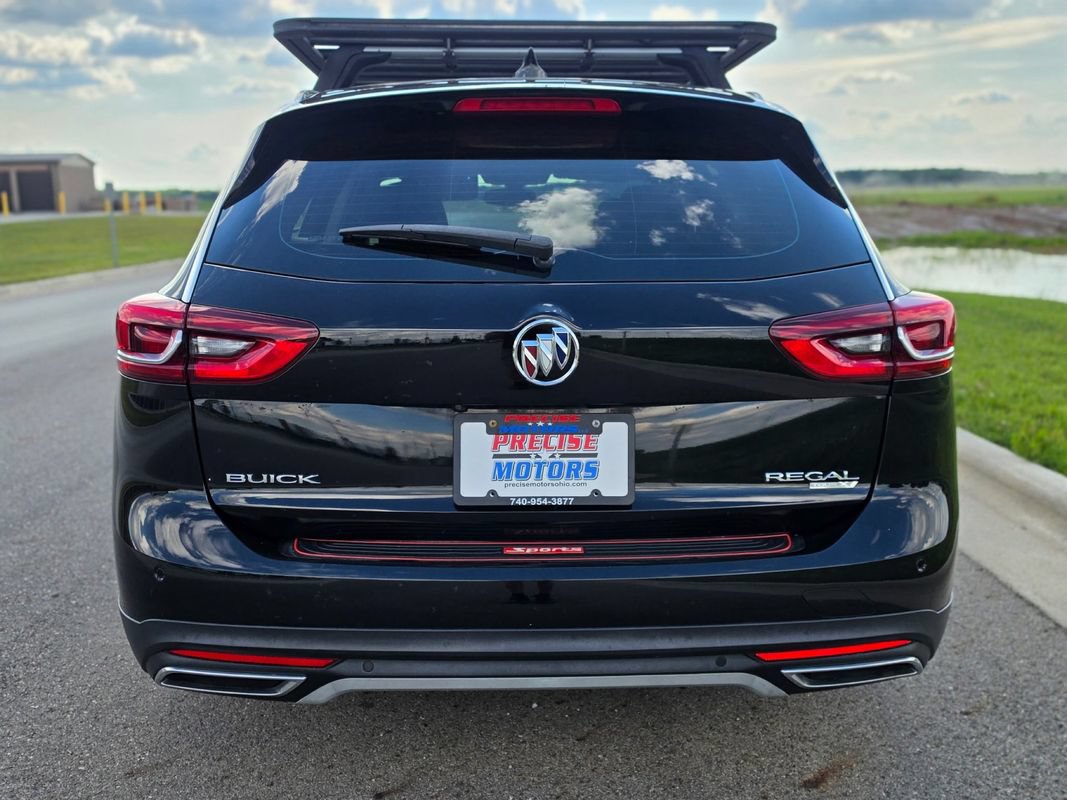 Used 2018 Buick Regal Preferred w/ Sights and Sounds Package AWD/4WD image 6