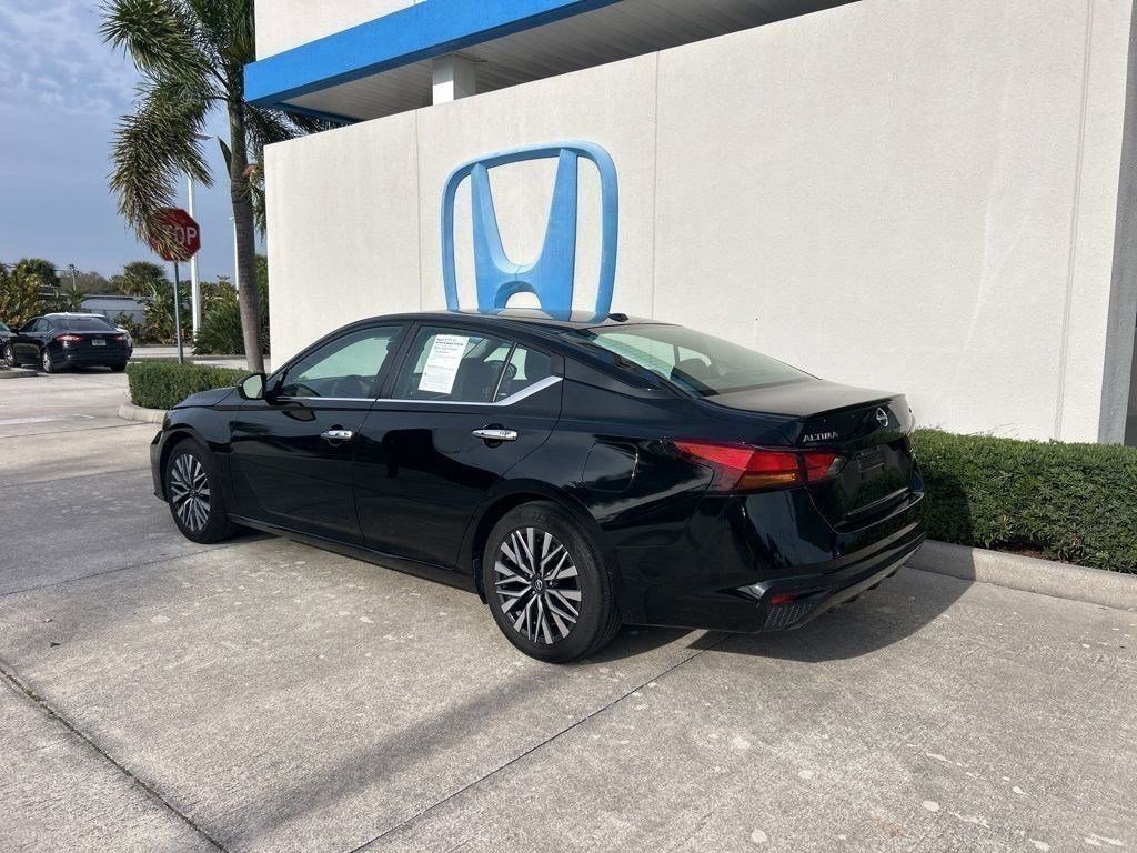 Used 2024 Nissan Altima 2.5 SV image 6