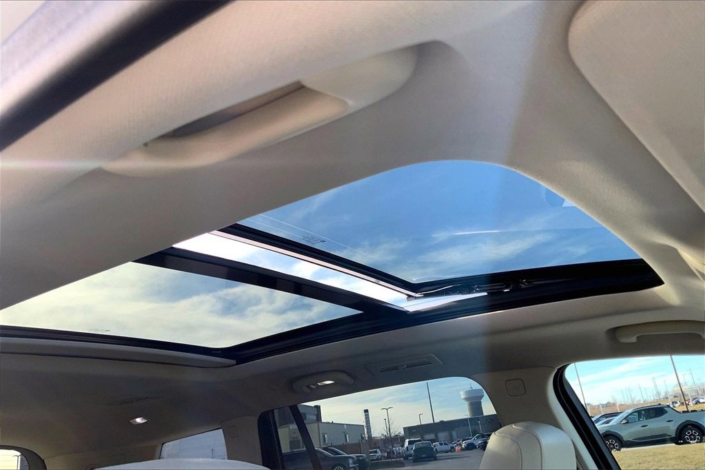 Used 2023 Cadillac XT6 Premium Luxury image 22