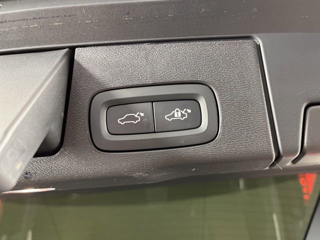 Used 2025 Volvo XC60 B5 Plus image 48