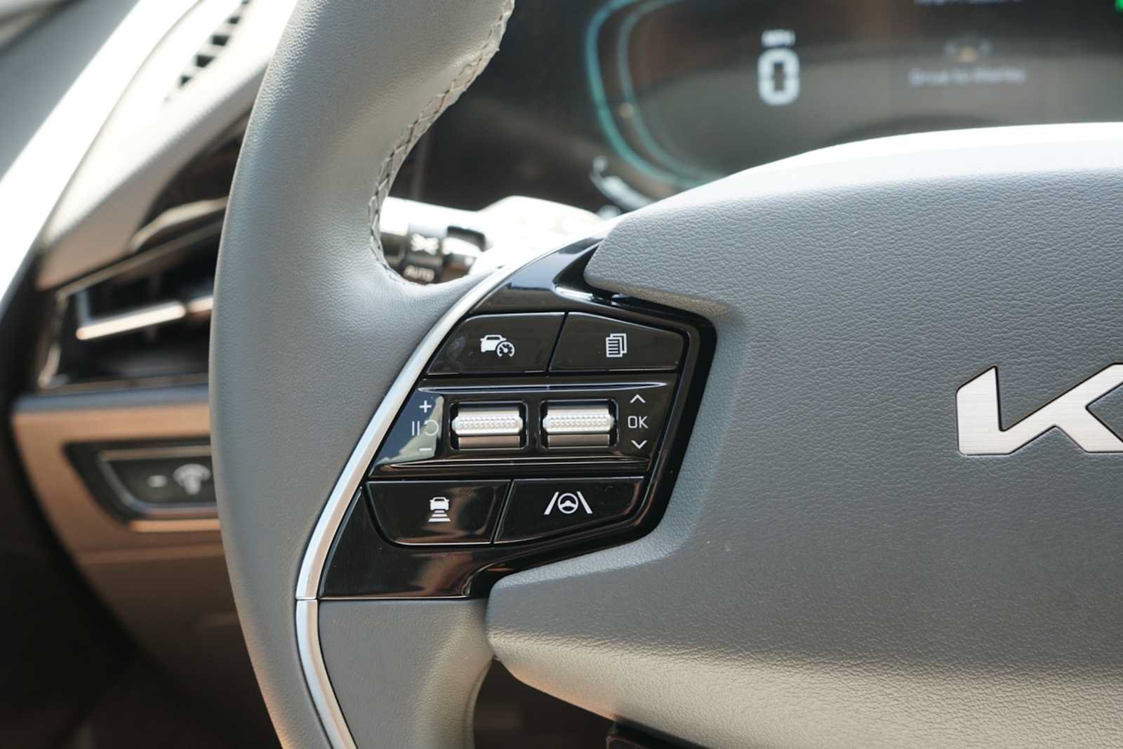 Certified 2024 Kia Niro EX Touring FWD image 15
