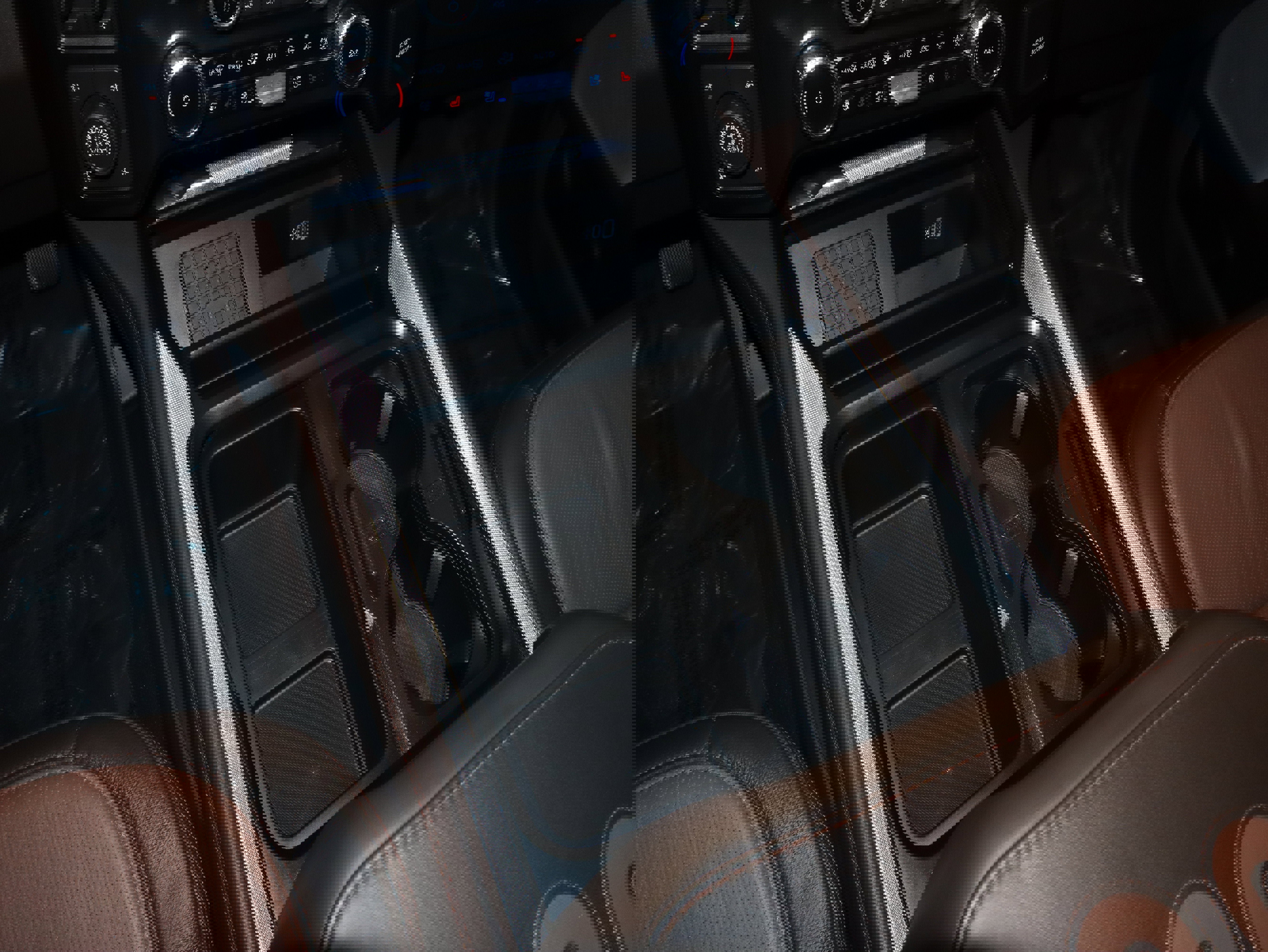 Used 2025 Ford F250 King Ranch w/ Tremor Off-Road Package image 32