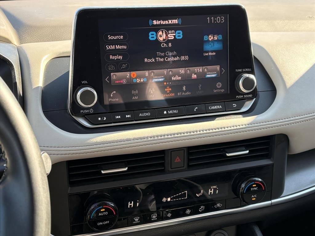 Used 2025 Nissan Rogue SV image 12