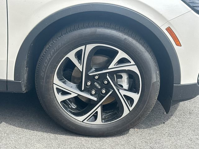 Used 2025 Lincoln Nautilus Premier AWD/4WD image 15
