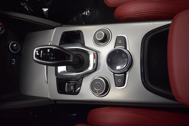 Used 2024 Alfa Romeo Stelvio Ti w/ Performance Driving Package AWD/4WD image 29