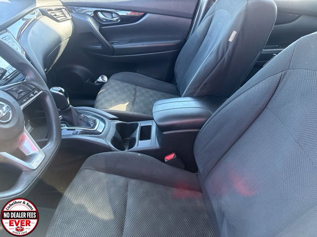 Used 2017 Nissan Rogue Sport SV AWD/4WD image 3