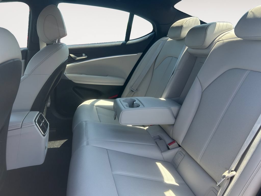 Used 2025 Genesis G70 2.5T AWD/4WD image 13